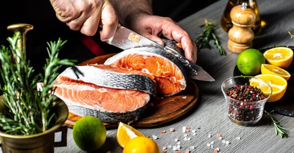 Jsou zdrojem omega-3, ale potencionálně i nebezpečných látek. Proč jíst ryby na začátku potravinového řetězce?